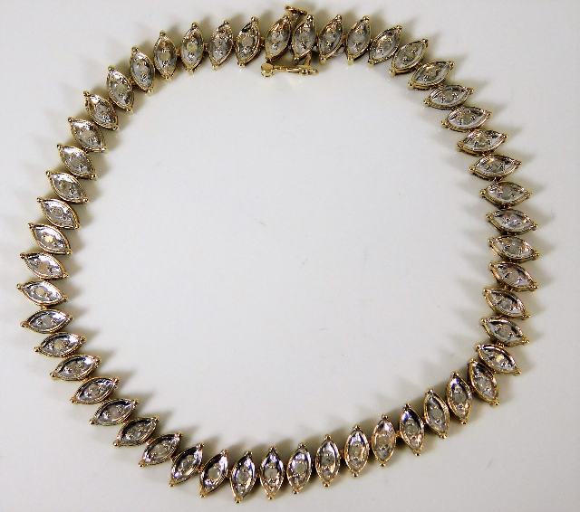 A 9ct gold bracelet set with approx. 1ct diamond 7