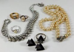 A small quantity of costume jewellery including a