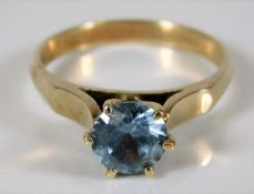 A 9ct gold ring set with topaz 2.7g size M/N