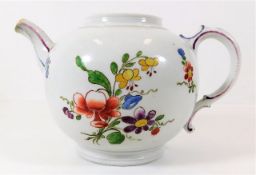 A c.1800 Chinese porcelain teapot lacking lid, sma