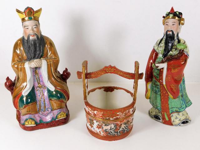 Two Chinese porcelain figures, tallest 8.5in, twin