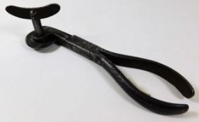 A 19thC. ring cutter 6.25in long