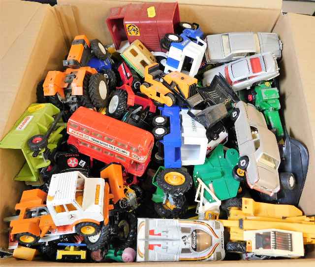 A boxed quantity of diecast cars including Corgi &