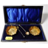 A cased gilt lined silver salt set 19.3g