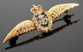 A 9ct gold Royal Navy Fleet Air Arm sweetheart bad