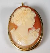 A 9ct gold mounted cameo 38mm H 6.4g