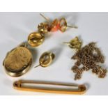 A 9ct gold bar brooch, a 9ct gold locket & other 9