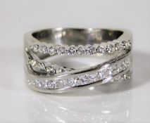 An 18ct white gold ring set with 1ct of diamond 10