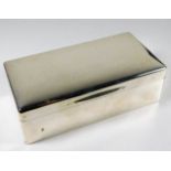 A silver cigar box 493g inclusive of lining