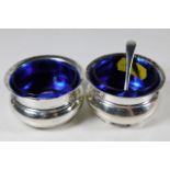A pair of silver salts with liners 27g