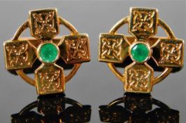 A pair of Celtic style 9ct gold gents cufflinks se