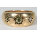 An antique 15ct gold gypsy style ring set with approx. 0.8ct of old cut diamond 9g size R/S