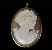 A 9ct gold mounted cameo 6.4g 38mm high