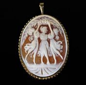 A 9ct gold mounted cameo signed to verso 9.6g 43mm