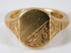 A 9ct gold signet ring 10.6g size V