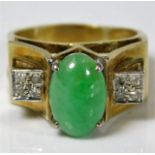 A 14ct gold ring set with jade & diamond 8.7g size