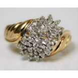 A 9ct gold ring set with approx. 0.26ct diamond 4.