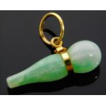 A small jade pendant with yellow metal mount 20mm