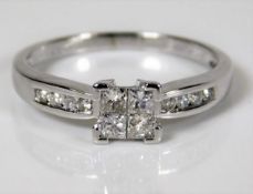 An 18ct white gold ring set with approx. 0.33ct di