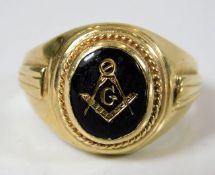 A 14ct gold gents masonic signet ring 10.7g size X