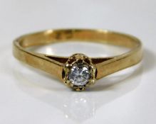 A 9ct gold ring with paste stone 1.7g size N