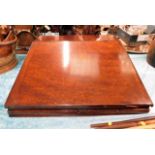 A Georgian mahogany portable desk 22.5in long x 21