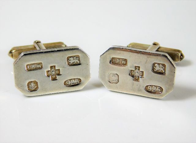 A pair of silver millennium hallmarked cufflinks 1