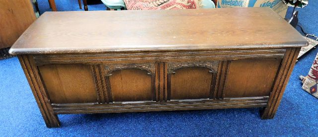 An oak blanket box 53in long x 19.375in high x 17i