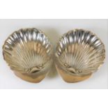 A pair of silver scallop shell trinket dishes 90g.