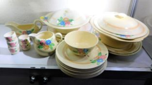 Twenty eight pieces of Clarice Cliff dinner ware &