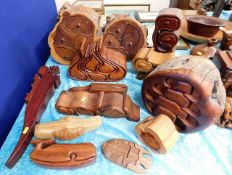A quantity of various hand carved treen trinket ch