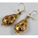 A pair of embossed yellow metal earrings 2.8g