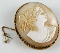 A yellow metal cameo brooch 13.2g