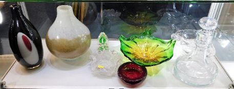 A quantity of mixed art glass including a Holmegaa
