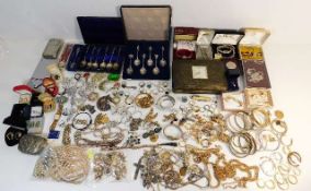 A large quantity of costume jewellery items includ