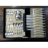 A cased fish knife & fork set twinned with four sm