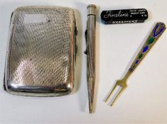 A silver cigarette case, a silver pencil with lead