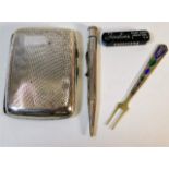 A silver cigarette case, a silver pencil with lead