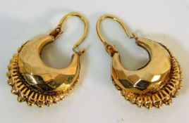 A pair of 9ct gold earrings 1.6g