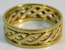 A 9ct gold lattice work band size S/T 3.5g