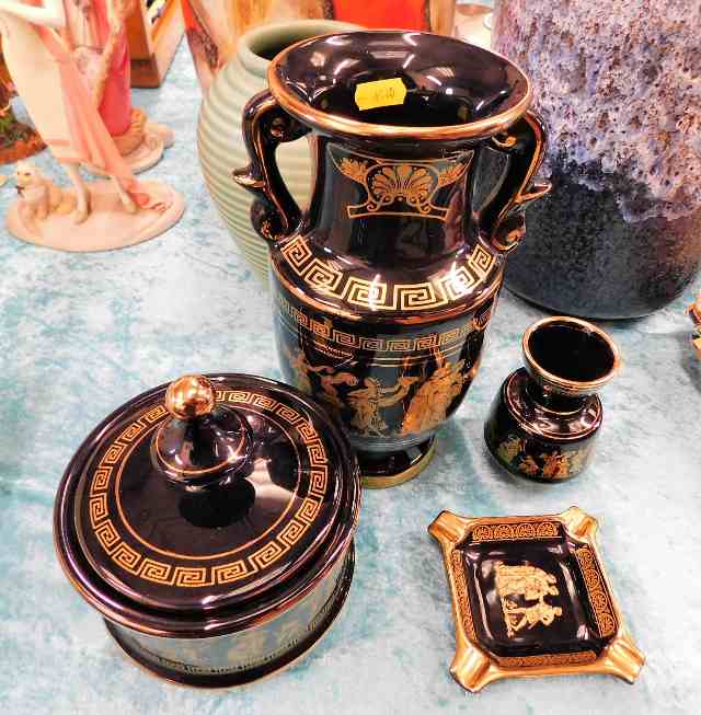 Four pieces of decorative gilded Greek pottery
