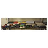 Model Railway - Various OO gauge - Collection of locos, rolling stock and carriages Condition: