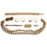 Quantity of costume jewellery comprising: curb link chain, four dress rings, sovereign design base