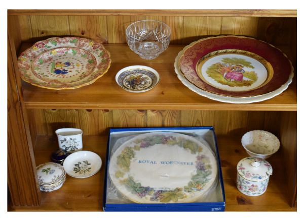 Sundry ceramics to include; Royal Worcester cake platter, Limoges plate, etc Condition: