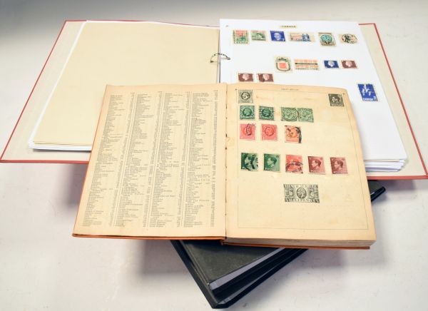 Stamps - World stamps catalogue approx 1937/1980, almost 4000 stamps on hinges by country across