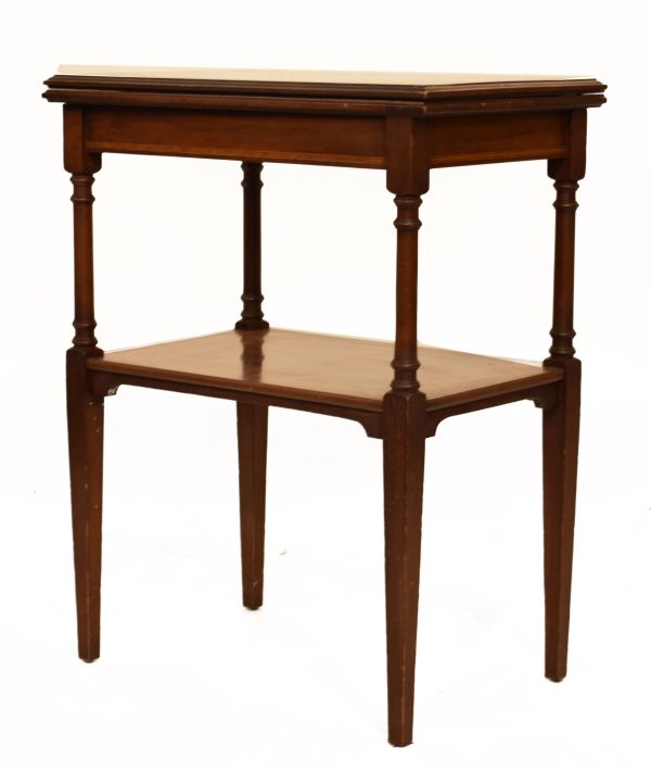 Early 20th Century satinwood-crossbanded mahogany fold-over occasional table with undershelf on