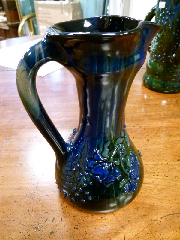 Elton Ware baluster shaped ewer having typical stylised foliate decoration on a blue/green ground, - Bild 3 aus 6