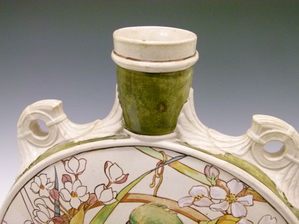 19th Century Minton Art Pottery Studio pilgrim flask vase having two moulded handles to the - Bild 4 aus 9