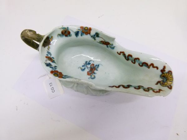 Mid 18th Century Lund's Bristol high footed sauce boat having typical moulded ribbon and swag - Bild 6 aus 7