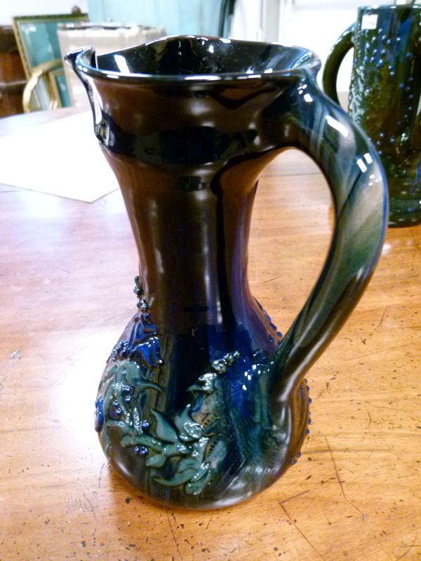 Elton Ware baluster shaped ewer having typical stylised foliate decoration on a blue/green ground, - Bild 2 aus 6